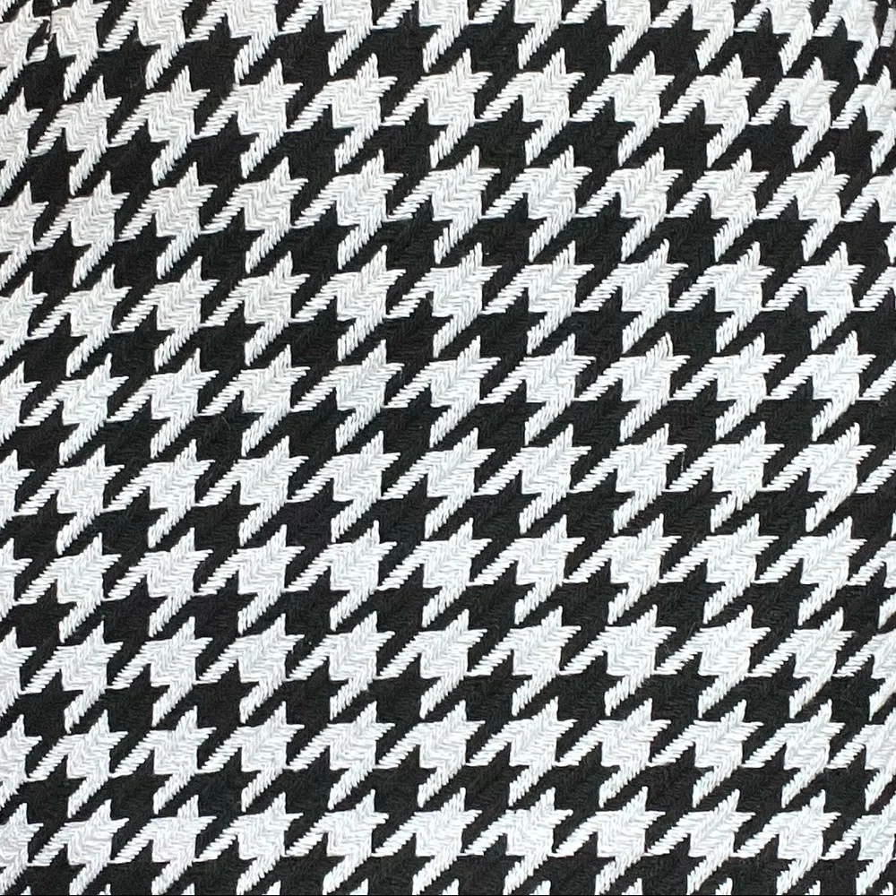 ♠️ Houndstooth Mini Skirt - Picture 3 of 6